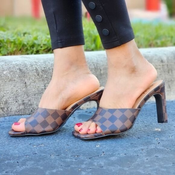 Women Square Toe Sandals Slip On Checkered Color - Picture 1 of 5